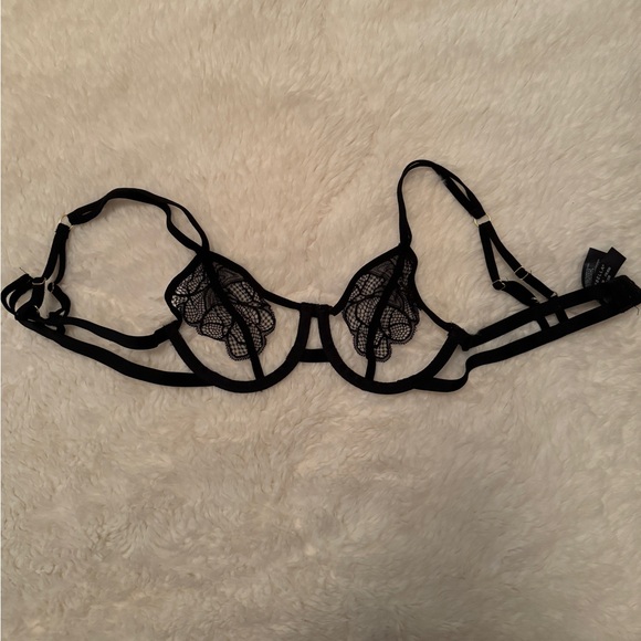 NWOT Victoria’s Secret lingerie - Picture 1 of 4